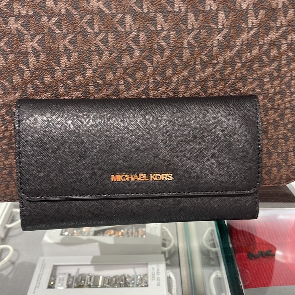 MICHAEL KORS JET SET TRAVEL LARGE TRIFOLD WALLET BLACK COLOR - Picture 5 of 16